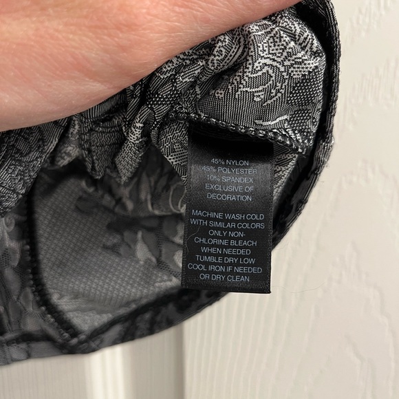 Black House White Market Paisley/Floral camisole/tank tops - Picture 8 of 8